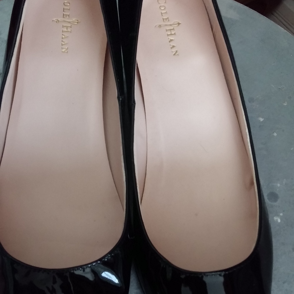 Cole HaanBlack  Air Juliana 45 Patent Pumps size 9 - Picture 4 of 7